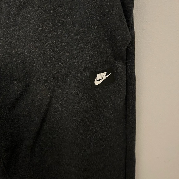 Nike Joggers - Picture 2 of 5
